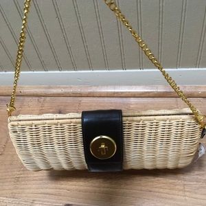 "Staw like" handbag w gold chain